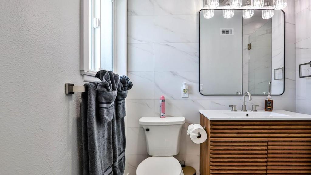 H&H Modern Lux 4Bd 1 King Suite 3 Queen Socal Disney Westminster Buitenkant foto